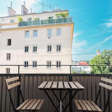 Beautiful 2-Bedroom Apartment Near Schoenbrunn เวียนนา ภายนอก รูปภาพ