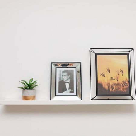 Beautiful 2-Bedroom Apartment Near Schoenbrunn เวียนนา ภายนอก รูปภาพ