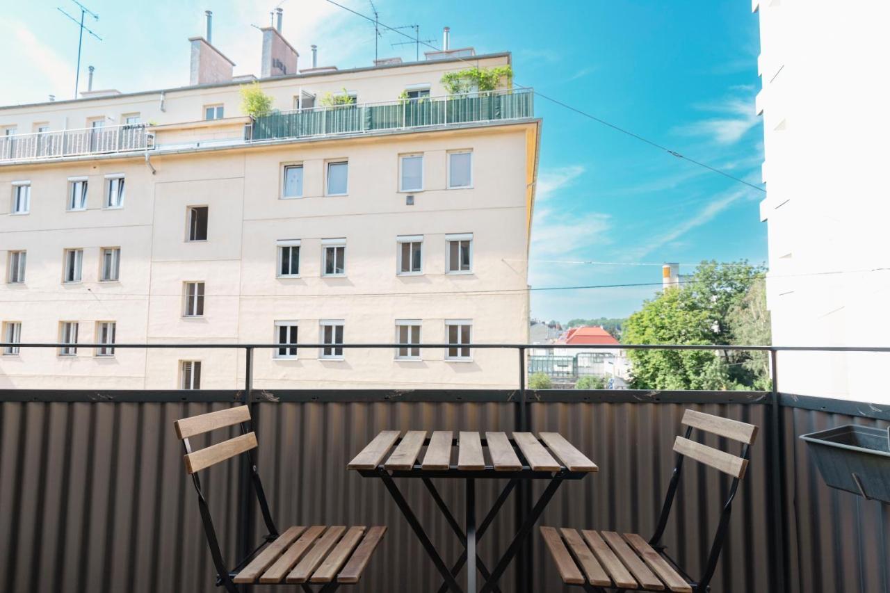 Beautiful 2-Bedroom Apartment Near Schoenbrunn เวียนนา ภายนอก รูปภาพ