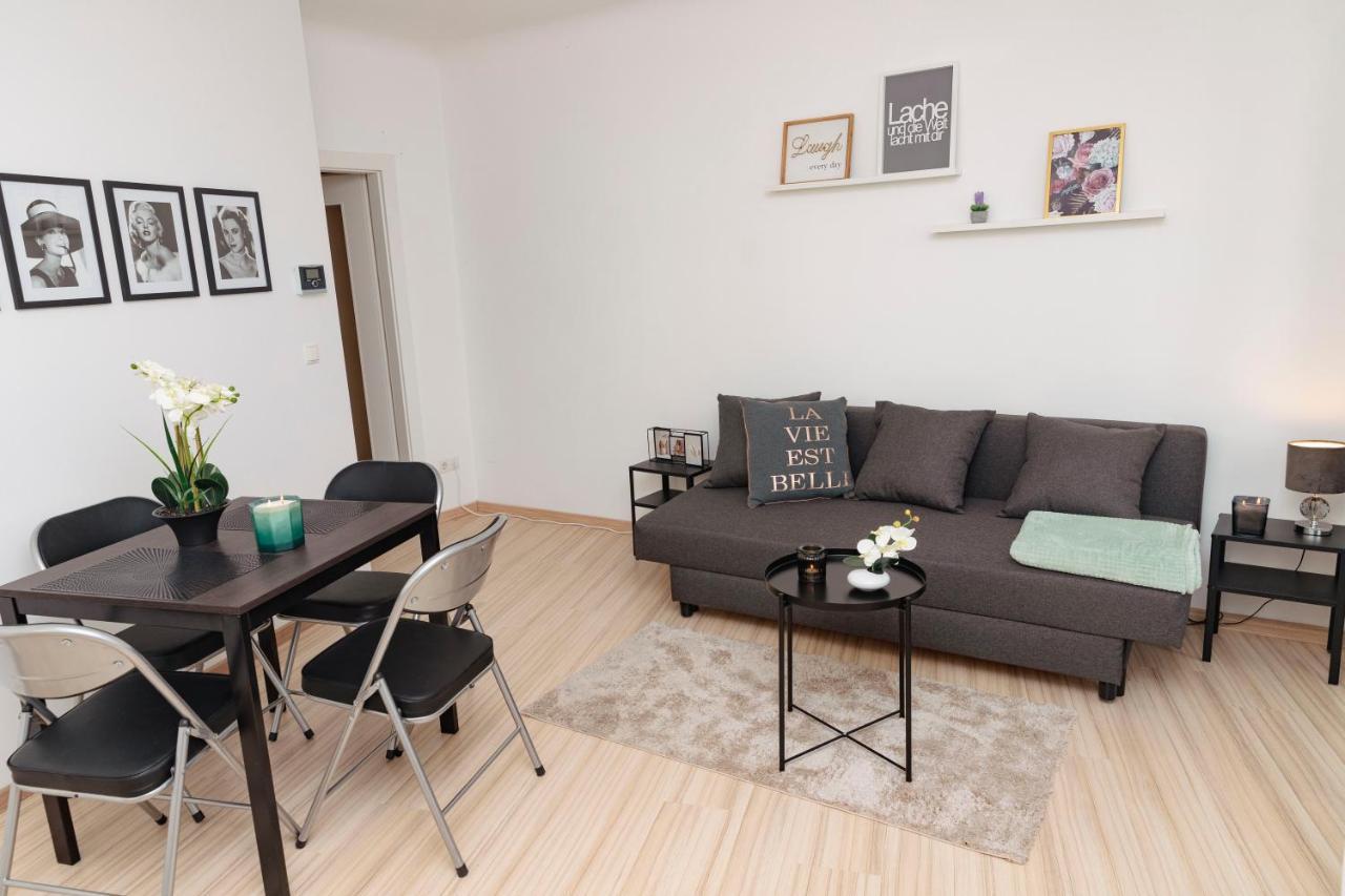 Beautiful 2-Bedroom Apartment Near Schoenbrunn เวียนนา ภายนอก รูปภาพ
