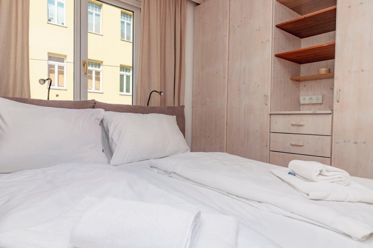 Beautiful 2-Bedroom Apartment Near Schoenbrunn เวียนนา ภายนอก รูปภาพ