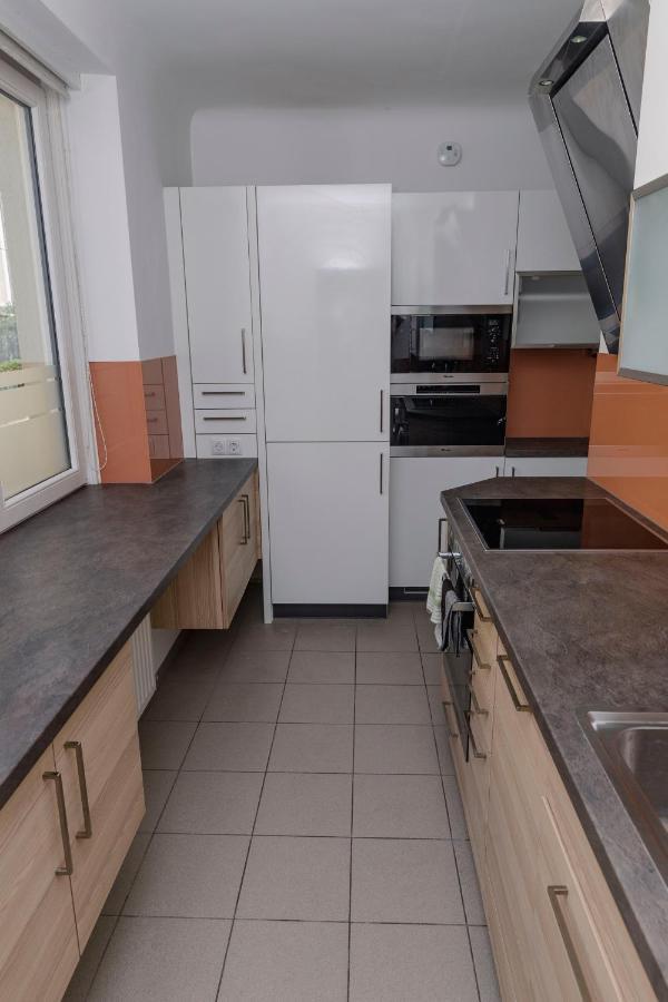 Beautiful 2-Bedroom Apartment Near Schoenbrunn เวียนนา ภายนอก รูปภาพ